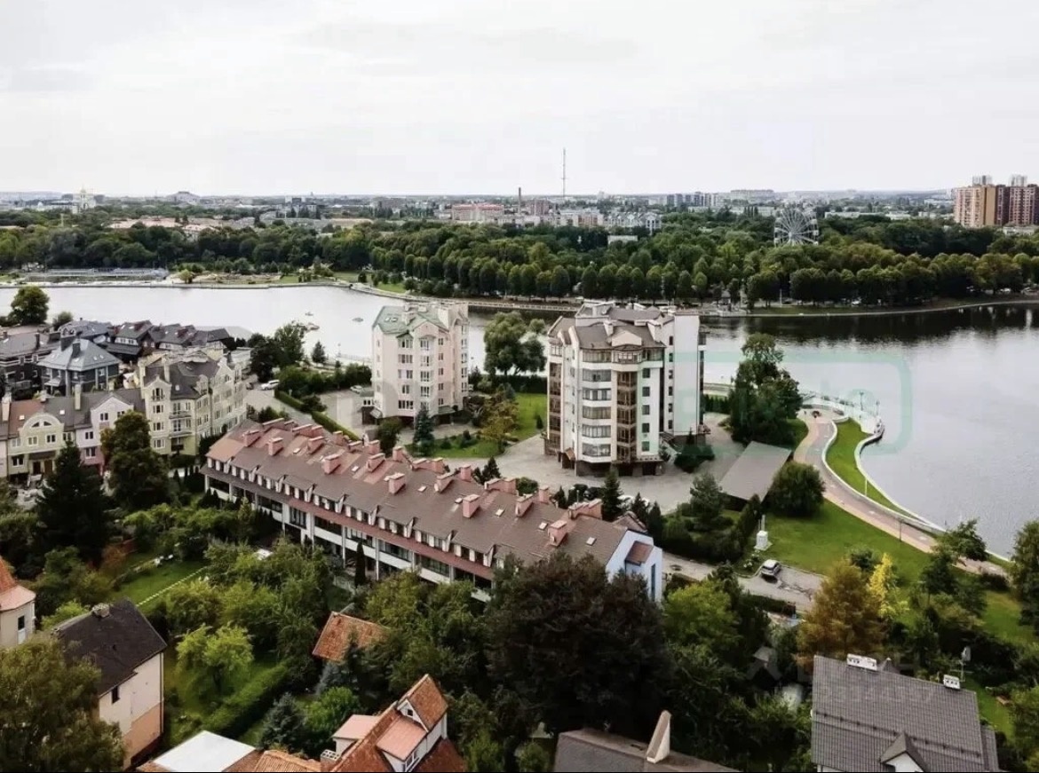 Все фото к статье подобраны по смыслу в интернете. На фото - район Верхнего озера.