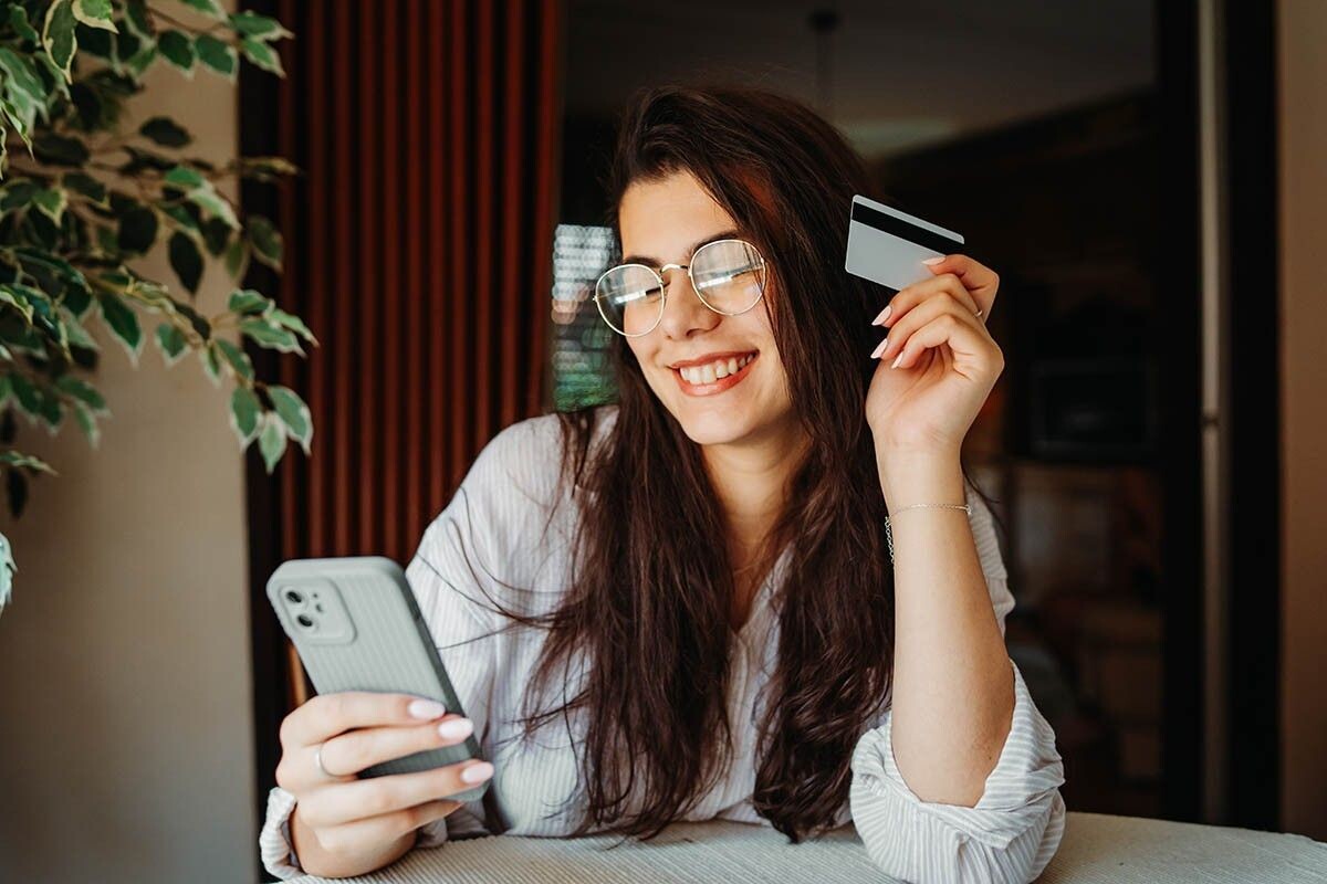 Если не участвуете в программе лояльности магазина, вы точно переплачиваете. Источник: DukiPh / Shutterstock / FOTODOM📷
