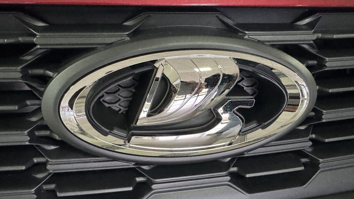    Логотип LADA. Фото Иван Бахарев / «Автоновости дня»