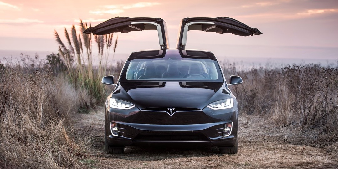 Tesla увеличила продажи электромобилей благодаря росту цен на бензин