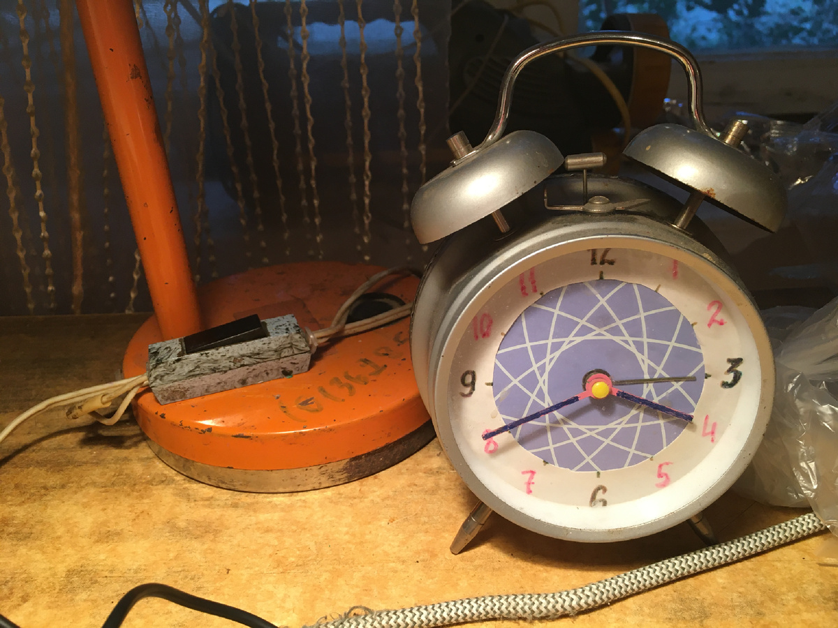Часы на даче, где я жил в августе 2020 года. Керчь.