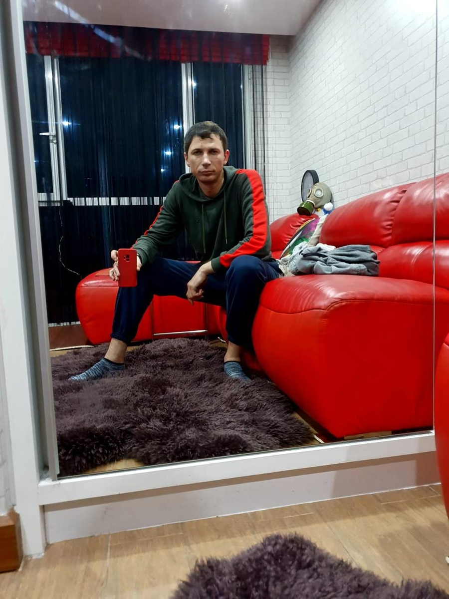 Может, кто-то узнает интерьер? 