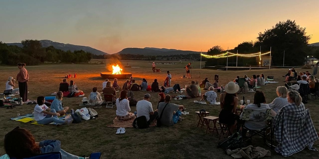 Весенняя маёвка с любимыми хитами: как душевно отметить 9 Мая в Байдарской долине