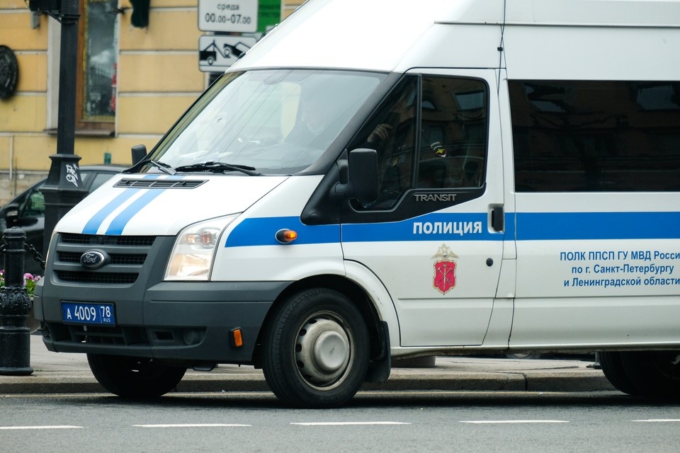    Чтобы скрыть обман, она регулярно заполняла поддельные отчеты и табели. Артем КИЛЬКИН