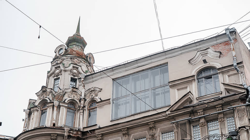 В Петербурге продана квартира-мастерская, принадлежавшая в начале XX века художнику императора Эрнест Липгарт.📷Фото: Литфонд