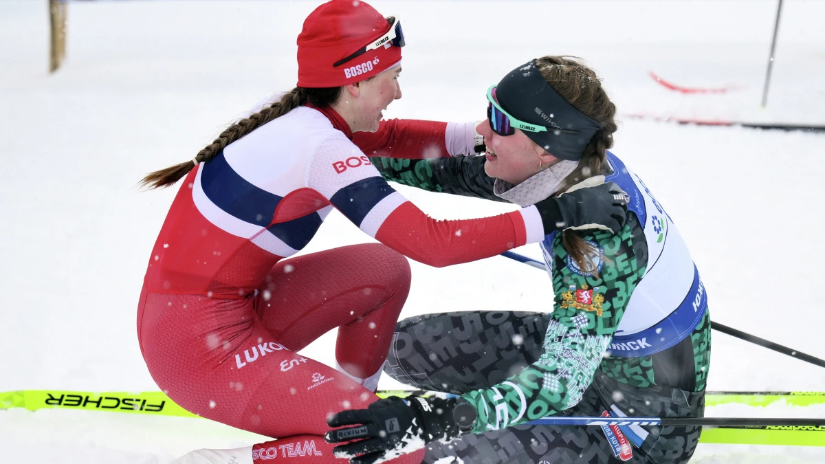 Екатерина Евтягина и Наталья Крамаренко  (фото: РИА Новости)