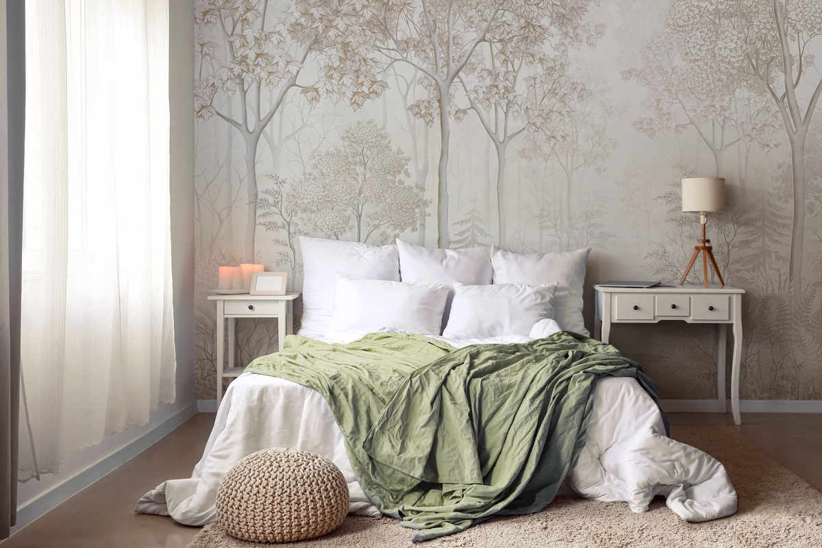 Акварельные бежевые обои в интерьере спальни