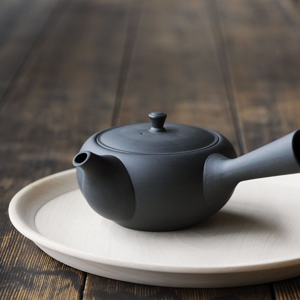 Традиционный японский чайник с боковой ручкой
