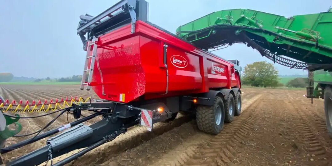 На рынке сельхозтехники появился новый бренд — бельгийская Lefebvre начинает выпускать полуприцепы