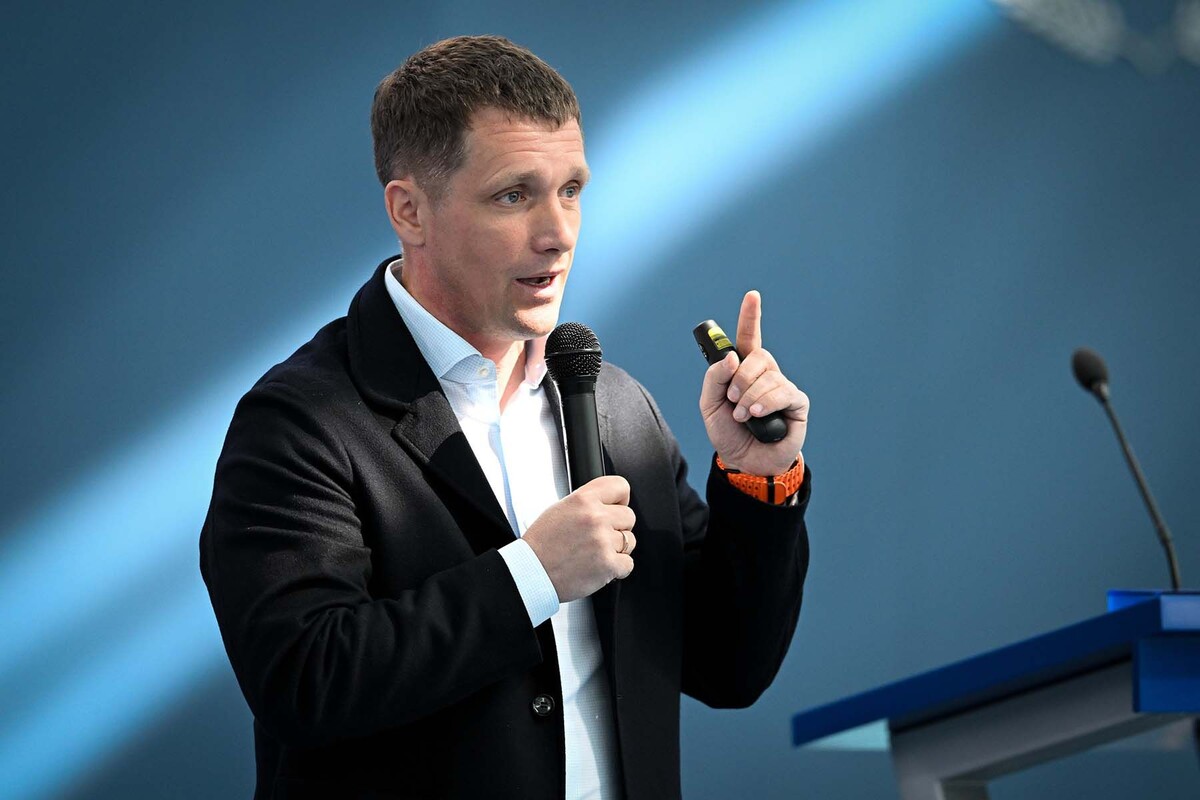  Главный тренер сборной Беларуси по футболу Виктор Ганчаренко. Фото: Национальный олимпийский комитет Республики Беларусь