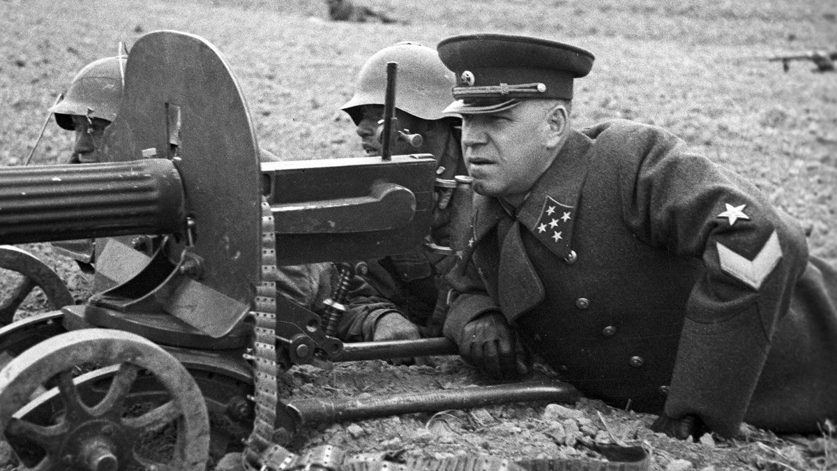 Генерал армии Георгий Константинович Жуков на маневрах Киевского особого военного округа в 1940 году. (С) Петр Бернштейн/Sputnik