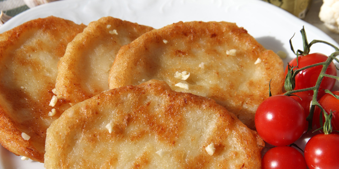 Оладьи из цветной капусты с нутовой мукой