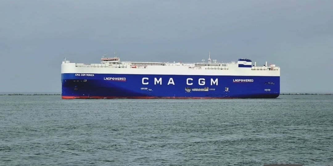 Дыра выше ватерлинии: капитан под делом