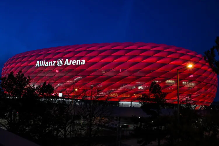 Фото с сайта: https://www.bavarianfootballworks.com/general/159538/bts-and-more-to-perform-at-allianz-arena-in-july