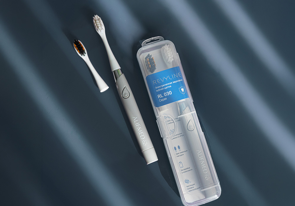 Брендированная электрическая зубная щетка RL 030