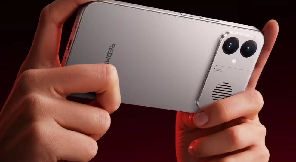 Redmi K90 Max первым в линейке Xiaomi получил встроенный вентилятор