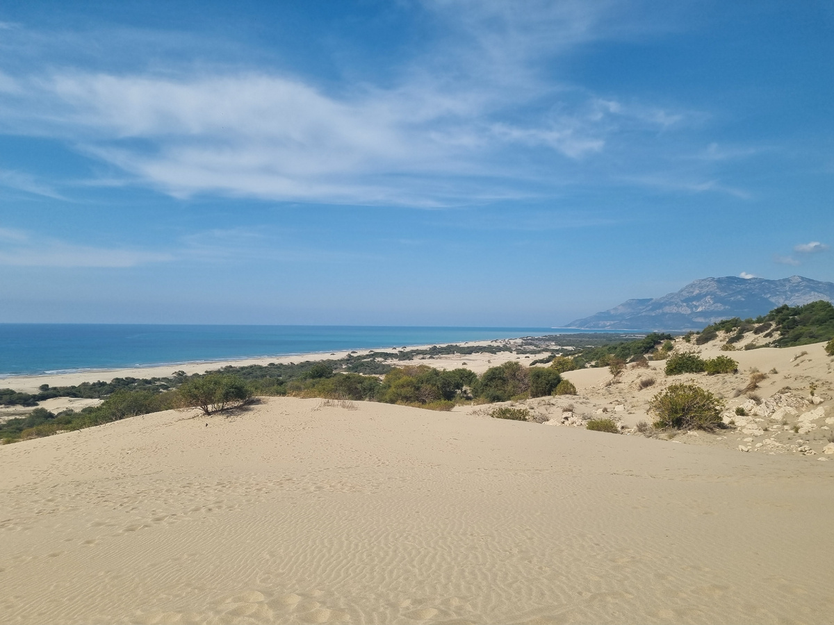 Дюны на пути к пляжу.