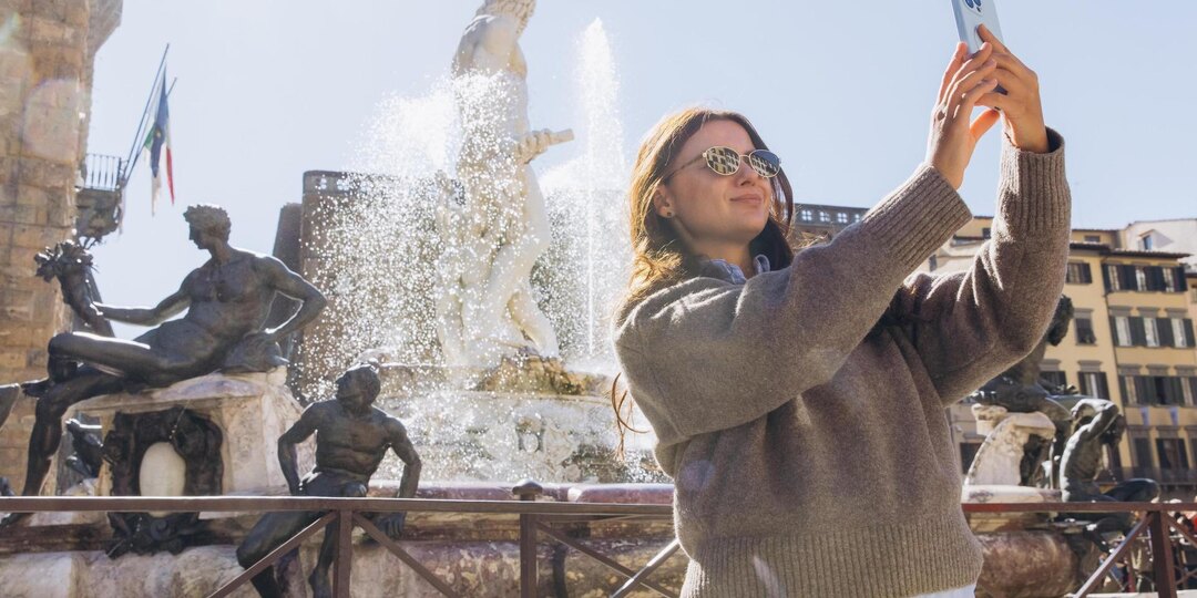 Туристка во Флоренции повредила исторический фонтан Нептуна ради селфи