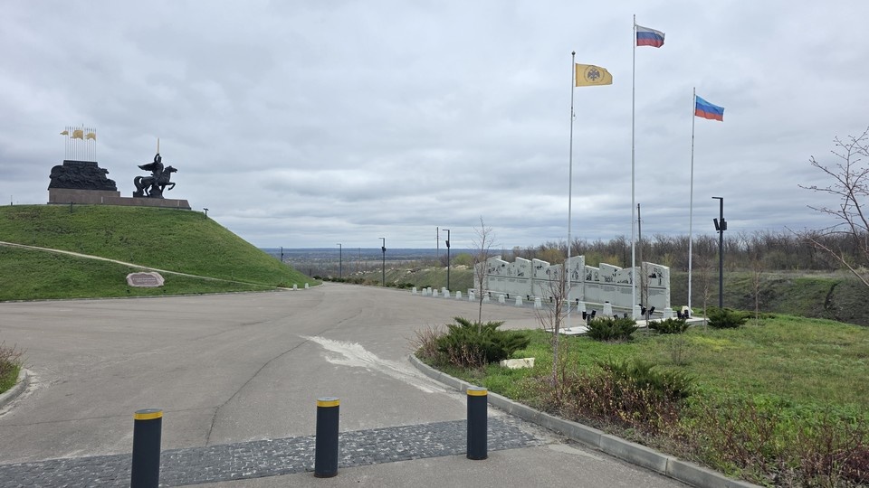    Памятник князю Игорю пережил предательство, артобстрелы и реконструкции Марина МАШЕВСКИ