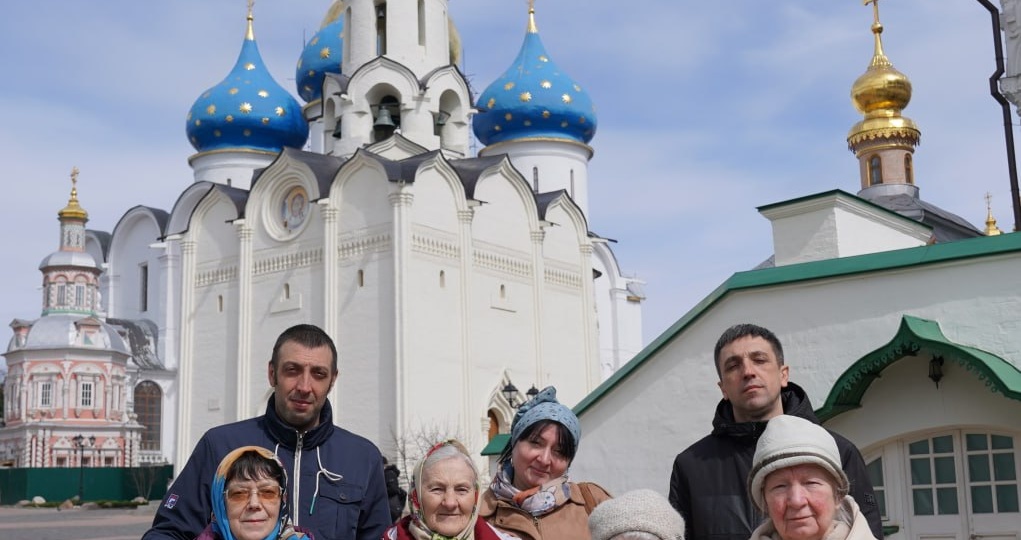 🚗 Поездка в Троице-Сергиеву Лавру подопечных пансионата «Воздвиженское