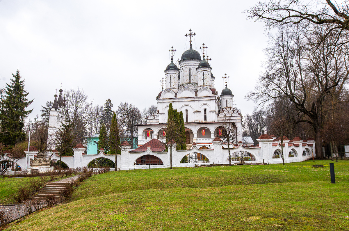 Спасо-Преображенская церковь в усадьбе Вязёмы. Большие Вязёмы, Одинцовский городской округ, Московская область. Фото автора статьи