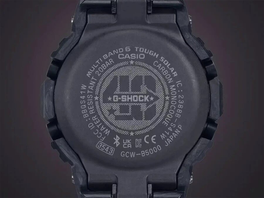 Гравировка указывает на выпуск в честь 40‑летия Casio G‑Shock