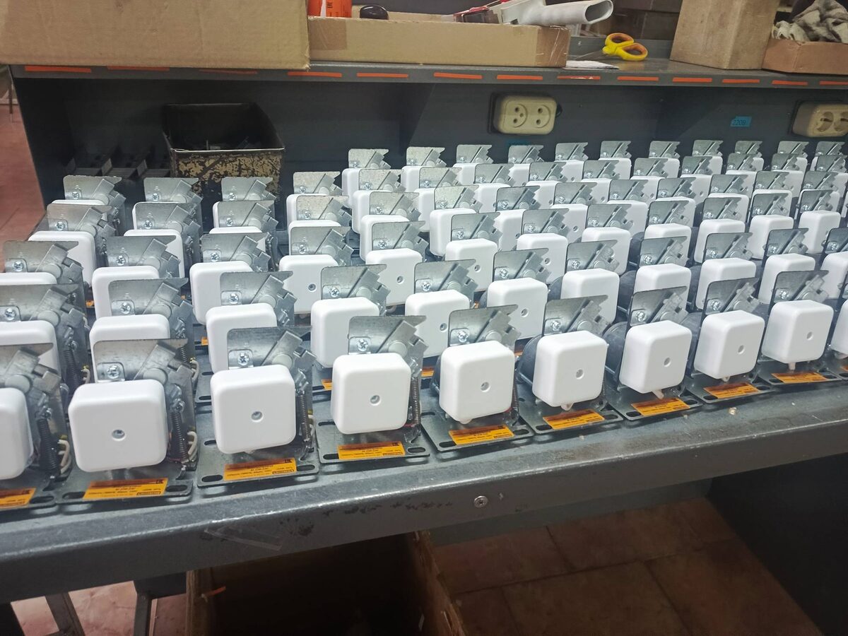 Электромагнитный привод АЛЬФА АСТРА М239(24) в цеху