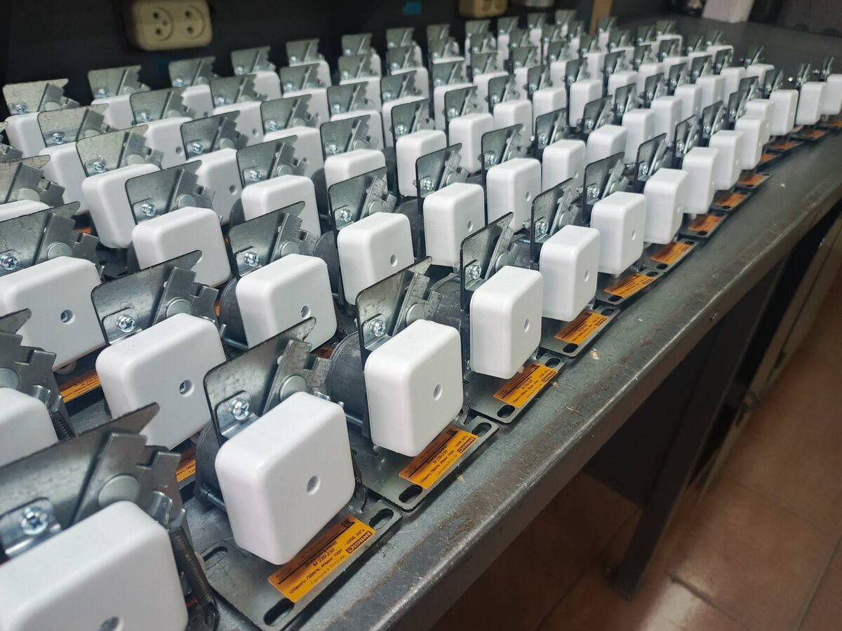 Электромагнитный привод АЛЬФА АСТРА М239(24) в цеху