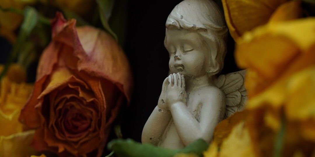 Прощание с умершим. Дрожь в ногах – что это значит?