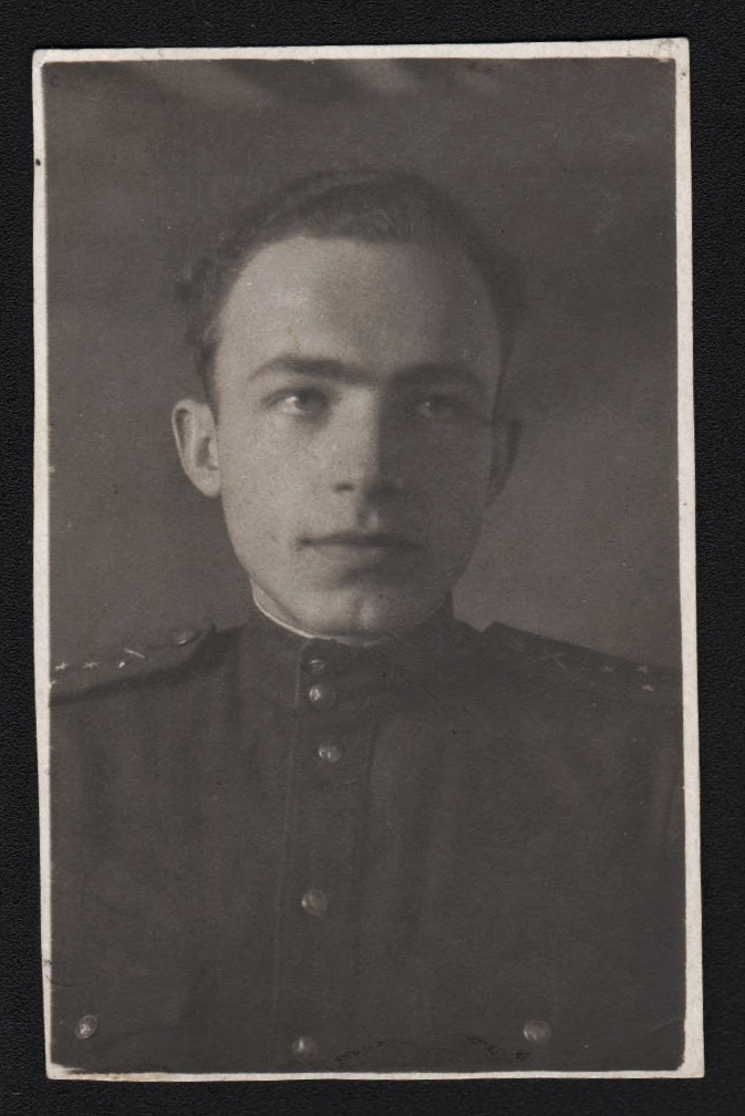 Фотография. Старший лейтенант артиллерии Борис Григорьевич Кровицкий. 1943-1944 гг. ГИМ