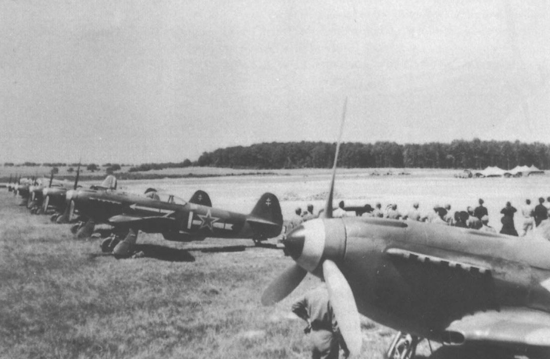 Як-5 полка 'Нормандия-Неман' во время боев в Восточной Пруссии, октябрь 1944 г.
Источник war-book.ru
