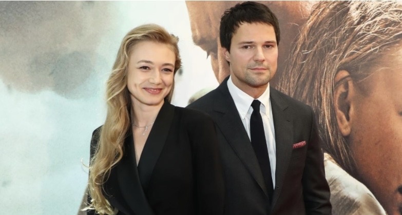 Слухи о грядущем пополнении: Оксана Акиньшина и Данила Козловский на пороге отцовства?