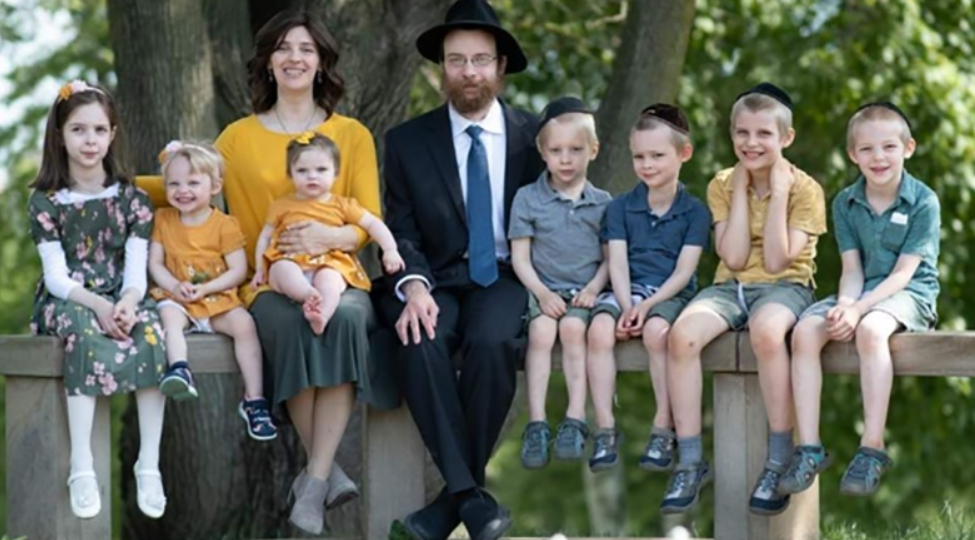 Внучка Владимира Высоцкого стала многодетной еврейской мамой