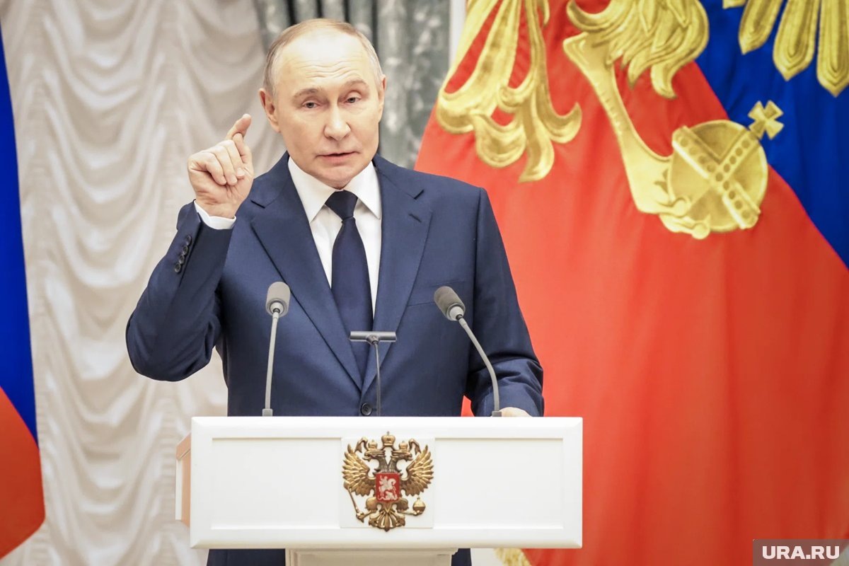     Путин обратил внимание, что жизнеобеспечивающие сервисы должны работать бесперебойно