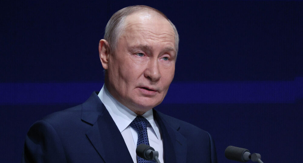 «Всё слышат, всё видят»: Путин впервые объяснил отключения интернета в России