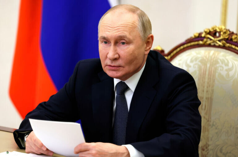 Путин поручил обеспечить бесперебойную работу ключевых интернет-сервисов