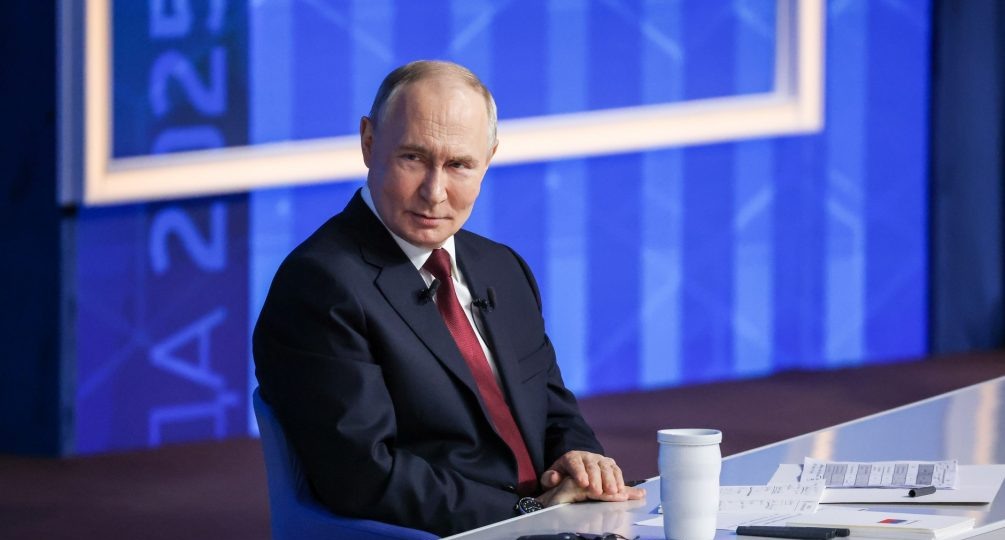 «К сожалению, мы иногда удары пропускаем»: Путин прокомментировал сбои в работе мобильного интернета в России