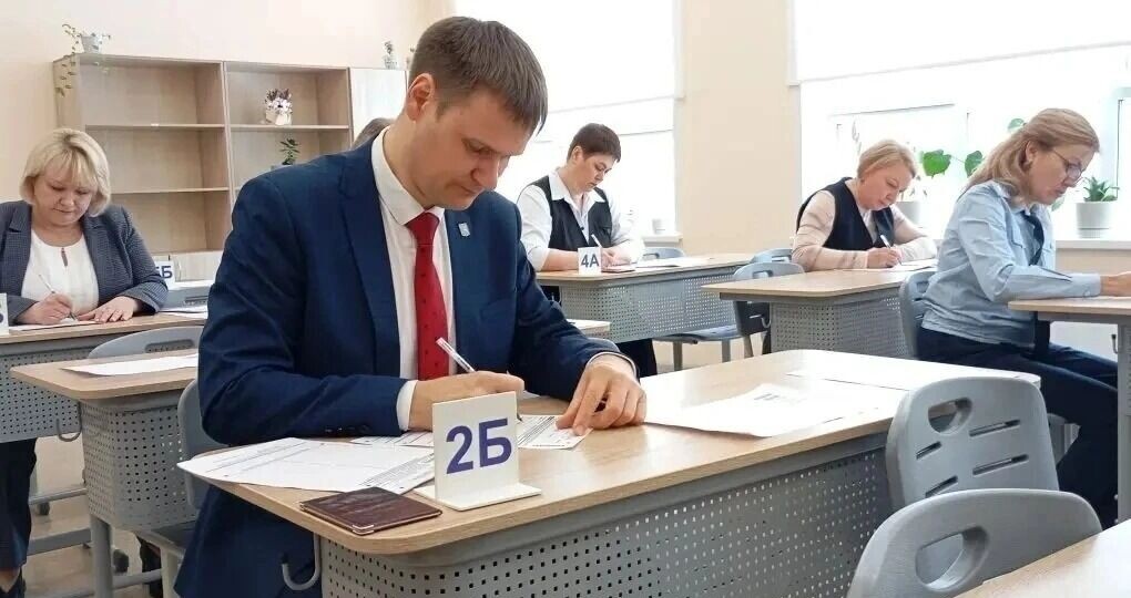 Стало известно, на какой балл глава нижегородского минобра сдал ЕГЭ по русскому языку