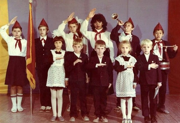 Октябрята и пионеры СССР Фото из открытого доступа