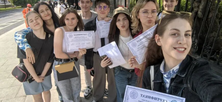    Ученики Школы журналистики имени Владимира Мезенцева. Изображение для отзыва об обучении Никита Карягин