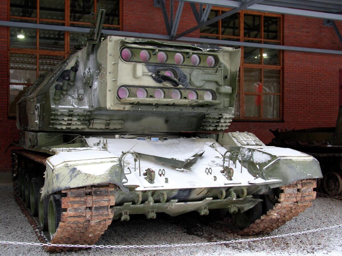    Самоходный лазерный комплекс 1К17 "Сжатие" | CC BY-SA 4.0 / Vitaly V. Kuzmin / Self-propelled laser system 1K17 Szhatie / Cropped image