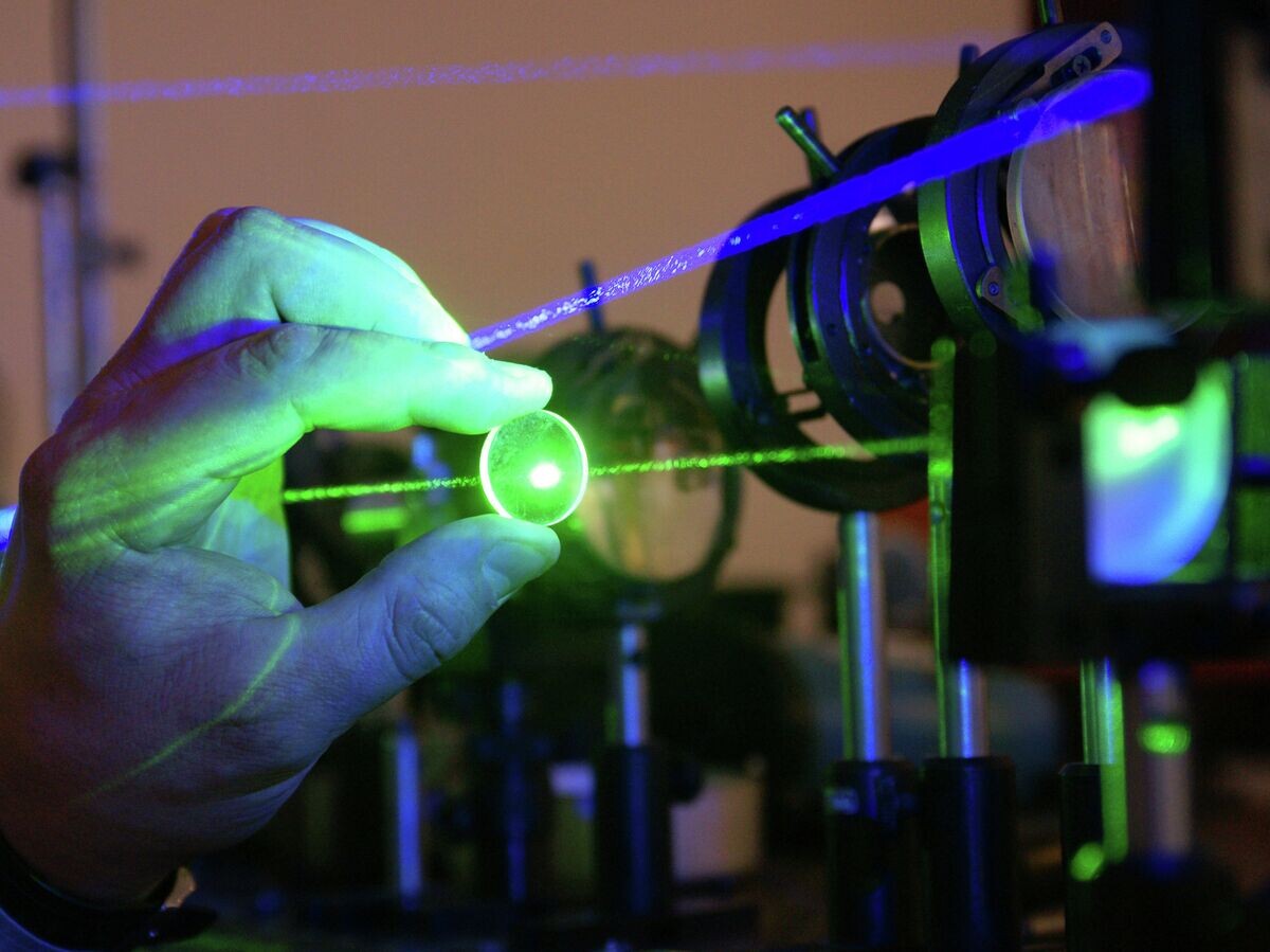    Работа лаборатории лазерных измерений в Институте систем обработки изображений РАН в Самаре | © РИА Новости / Юрий Стрелец