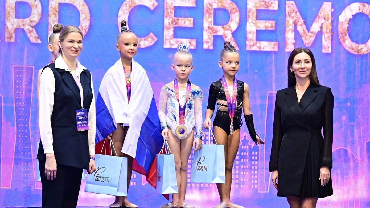 Piroutte Challenge Cuр 2026 в Дубае, 16-19 апреля 2026. На фото: Ольга Капранова, призёры турнира, Анастасия Юдицкая.