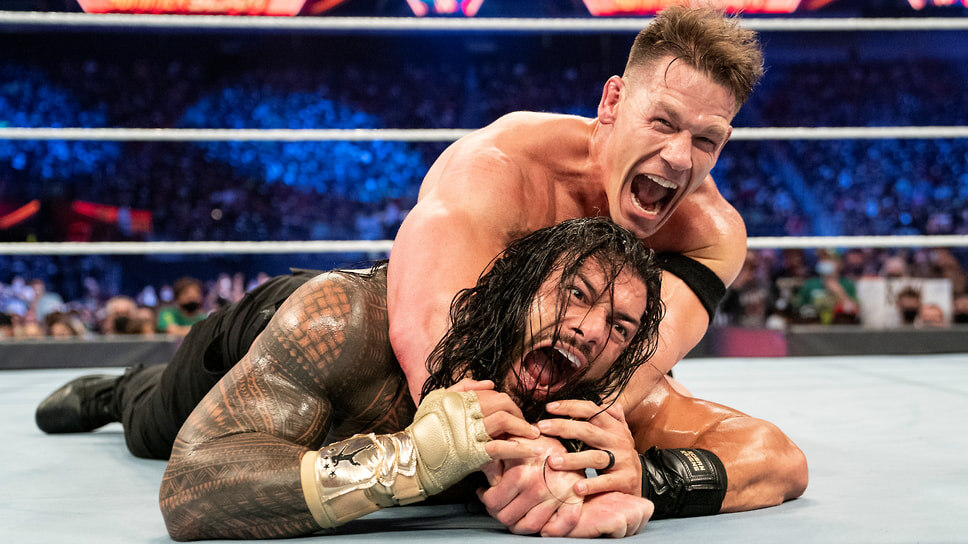 Поединок Джона Сины против Романа Рейнса, 2021.📷Фото: Rich Freeda / WWE / Getty Images