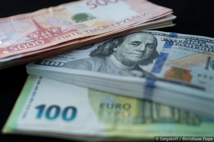 Репатриацию приостановили, но фиктивность валютных сделок начали проверять жестче