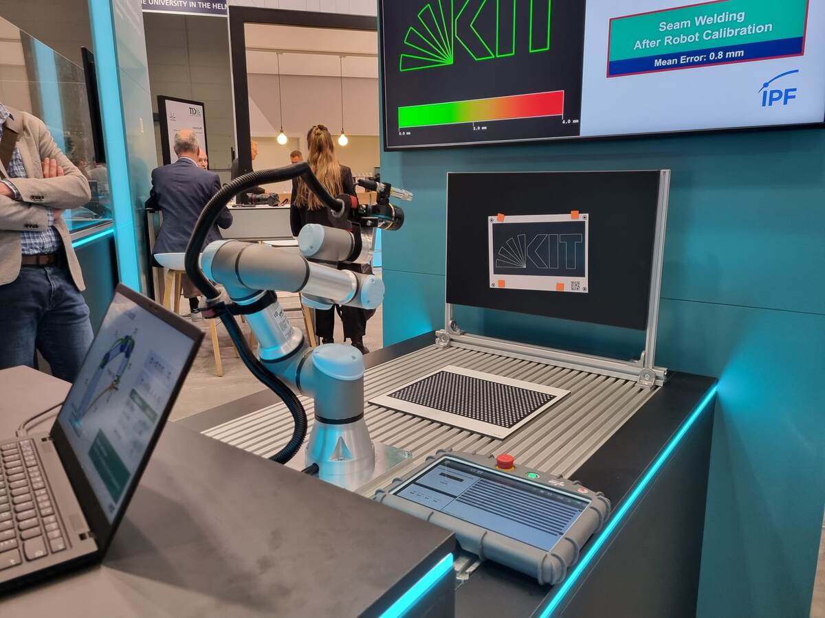 Робот из Дании, у мужа два таких на работе