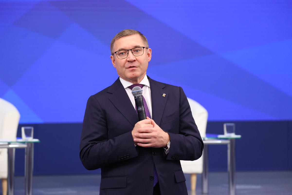 Секретарь Генсовета  Единой России Владимир Якушев