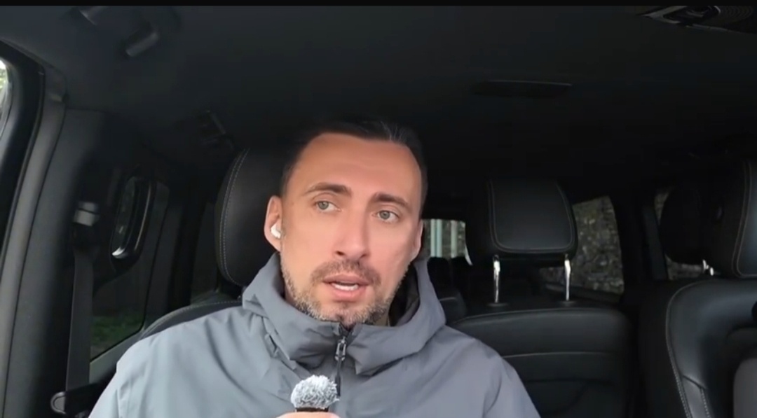 Скриншот из видео. Роман. 