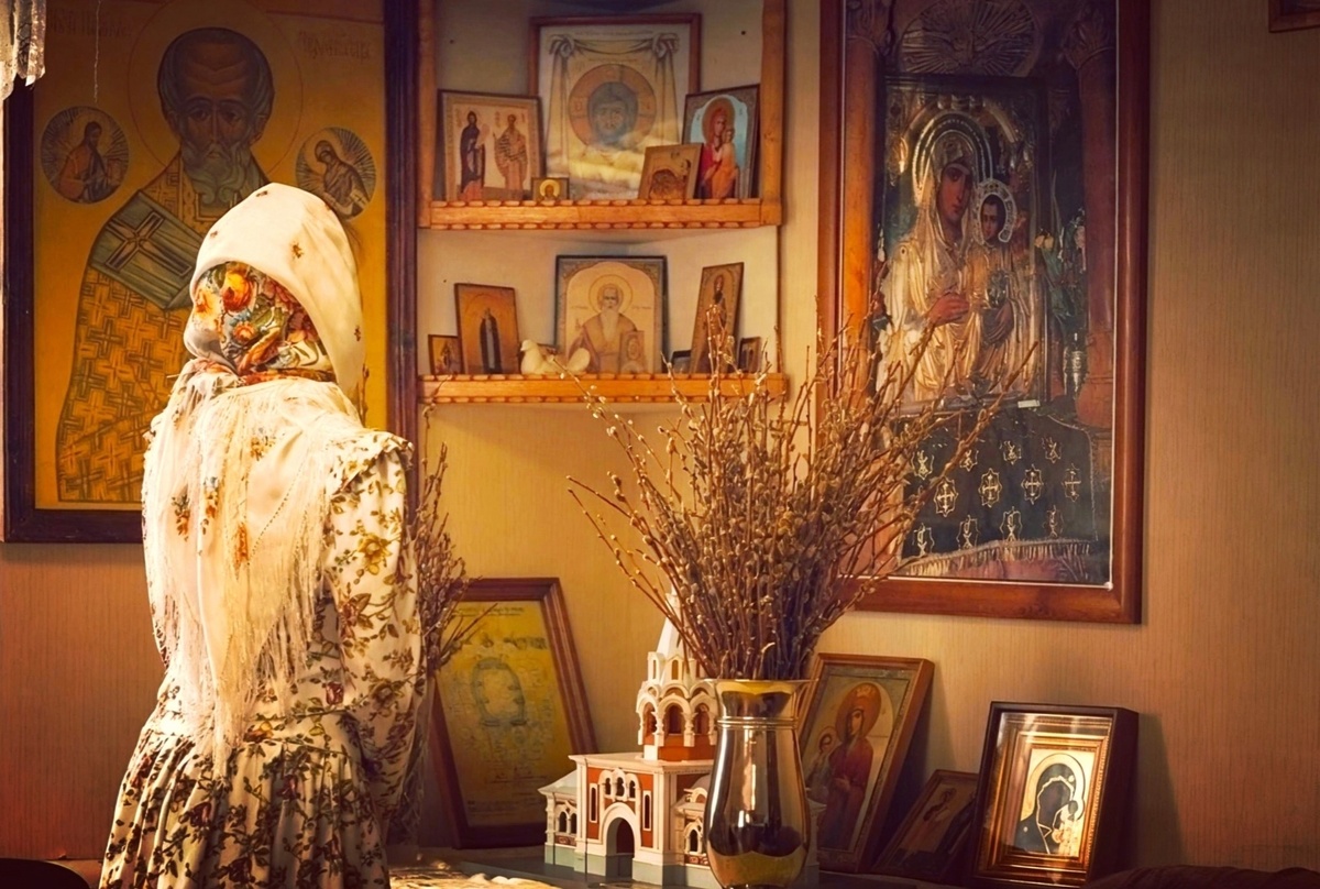 Димитрий Смирнов: «Женщины издревле отличались кротостью, молчаливостью, готовностью помочь своему мужу».