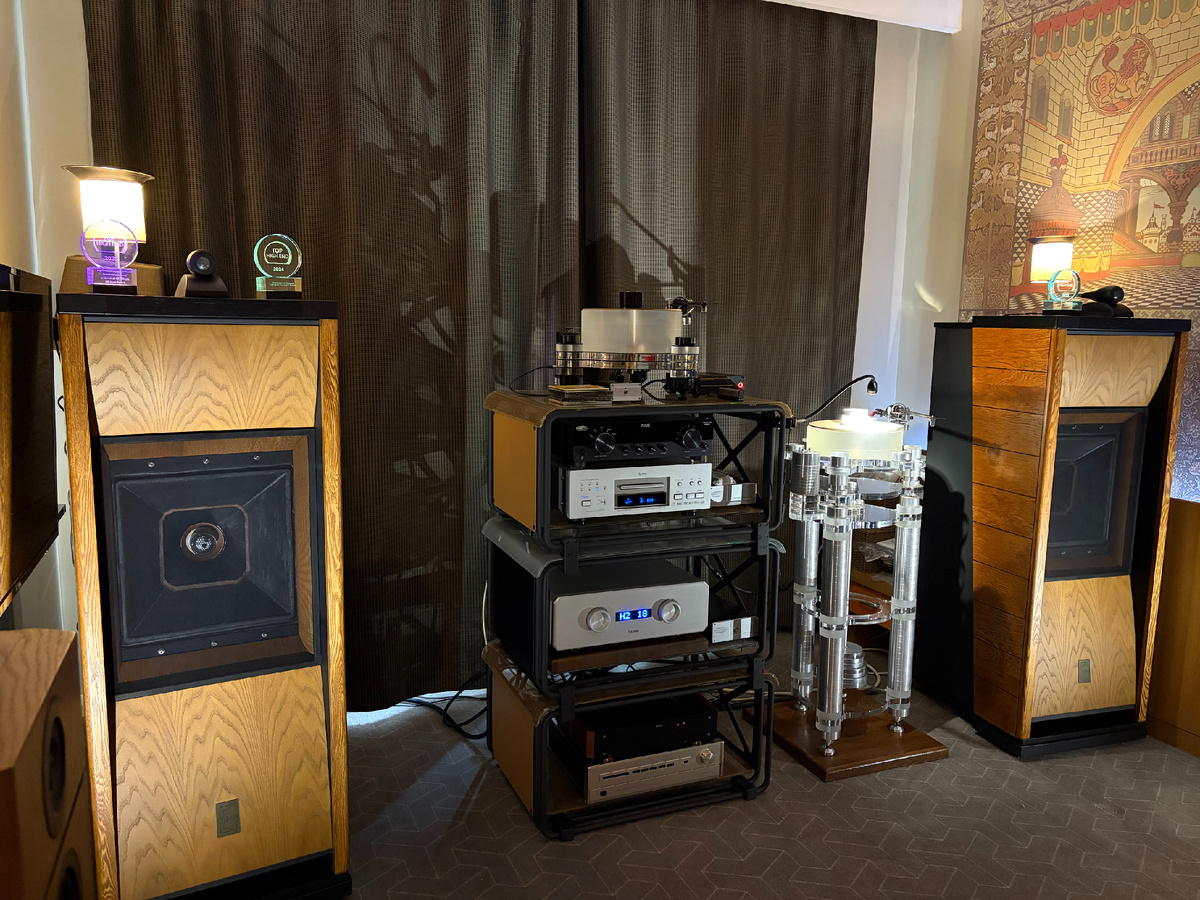 Стап комнаты 215